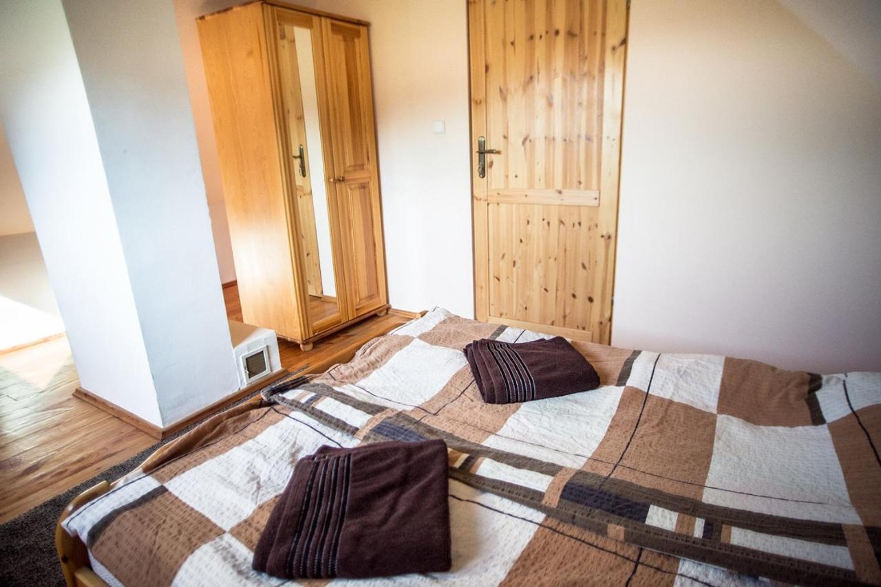 Domki Pod Lasem Lesko Esterno foto